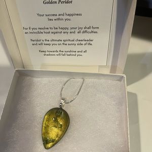 Hand-painted pendant “Golden Peridot”